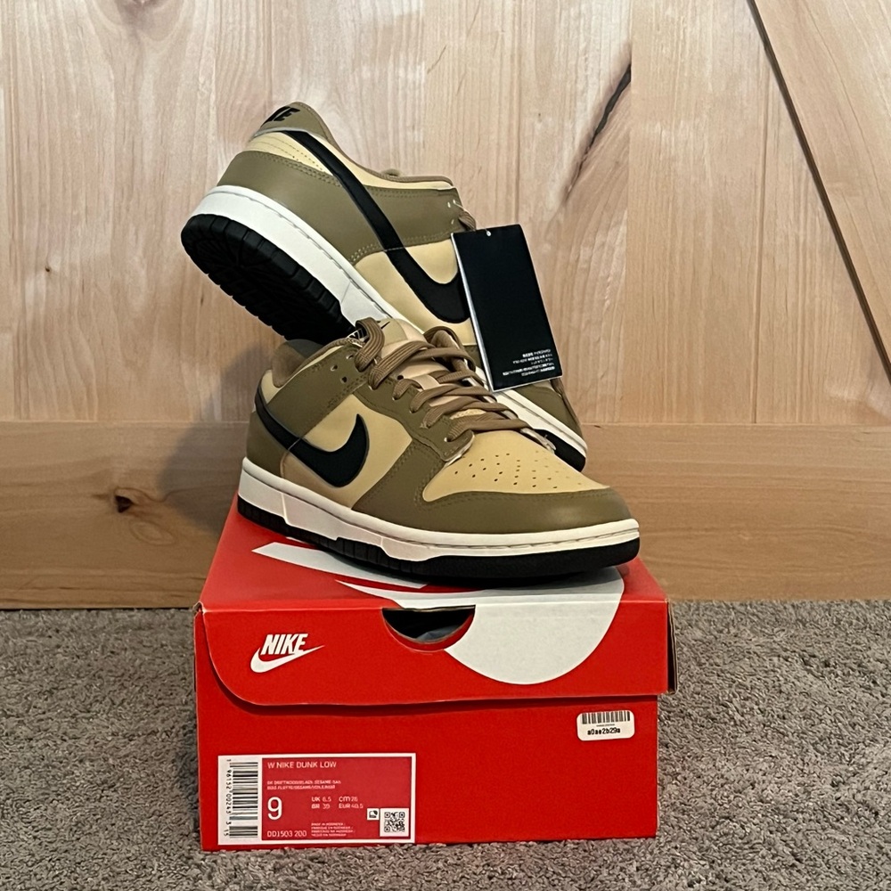 Women’s Nike Dunk Low Sneakers